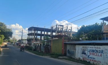 Un edificio sin terminar en una ubicación de primera en Tarapoto. Al lado del óvalo, cerca del hotel San Marino. Deja que otros se pregunten qué pasó.