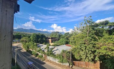 Un edificio sin terminar en una ubicación de primera en Tarapoto. Al lado del óvalo, cerca del hotel San Marino. Deja que otros se pregunten qué pasó.