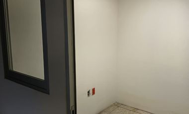 ¡ CONSULTORIOS/OFICINAS EN RENTA CON EXCELENTE UBICACIÓN !