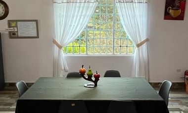 HERMOSA CASA CON AREA VERDE Y AMOBLADA EN RENTA, Sector Capulispamba R117