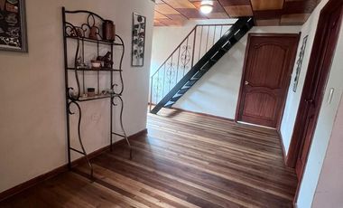 HERMOSA CASA CON AREA VERDE Y AMOBLADA EN RENTA, Sector Capulispamba R117