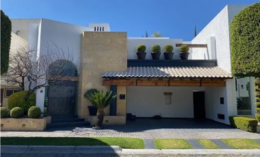 VENTA casa con alberca y 4 recamaras en Lomas de angelopolis, Puebla