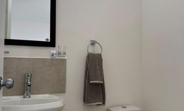 CASA EN VENTA EN PRIVADO CON ALBERCA EN ELÓN GTO ZONA NORTE