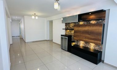 Venta Departamento / Jr. Aracena, Urb. Higuereta, Santiago de Surco. / 3 Dorm / 3 Baños / $155,000