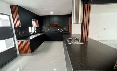 Casa en Venta en Providencia remodelada de Lujo en Zona Financiera Zapopan