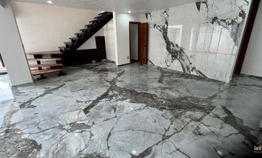 Casa en Venta en Providencia remodelada de Lujo en Zona Financiera Zapopan