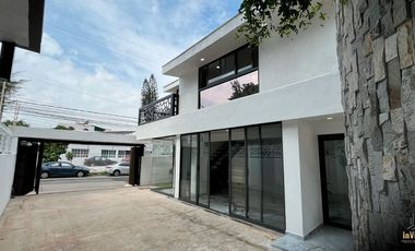 Casa en Venta en Providencia remodelada de Lujo en Zona Financiera Zapopan
