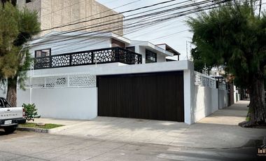 Casa en Venta en Providencia remodelada de Lujo en Zona Financiera Zapopan