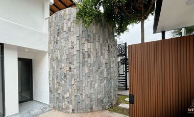 Casa en Venta en Providencia remodelada de Lujo en Zona Financiera Zapopan