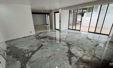 Casa en Venta en Providencia remodelada de Lujo en Zona Financiera Zapopan
