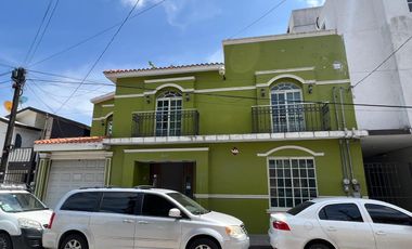 Casa en Venta ideal para oficinas en Col. Tamaulipas, a 1/2 cuadra canal de la cortadura, cerca de la escuela náutica de Tampico.