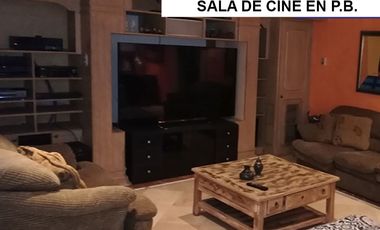 EN MACHALA EN UNIORO HERMOSA CASA CON PISCINA DE 6 DESNIVELES Y 4 NIVELES CON 6 DORMITORIOS Y  PISCINA, CANCHA