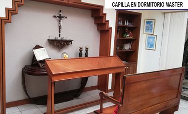 EN MACHALA EN UNIORO HERMOSA CASA CON PISCINA DE 6 DESNIVELES Y 4 NIVELES CON 6 DORMITORIOS Y  PISCINA, CANCHA