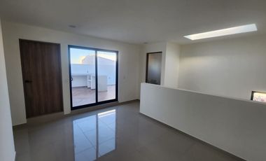 VENTA CASA EL MIRADOR, CERCA AL PARQUE