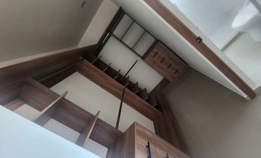 VENTA CASA EL MIRADOR, CERCA AL PARQUE