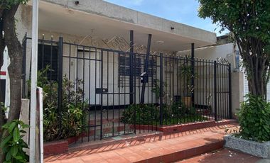 Venta Casa Boston, Barranquilla. PRECIO OPORTUNIDAD - SOBRE VÍA PRINCIPAL