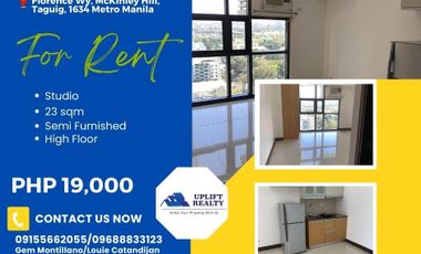 For rent semi funished unit in Viceroy Mckinley with nice view