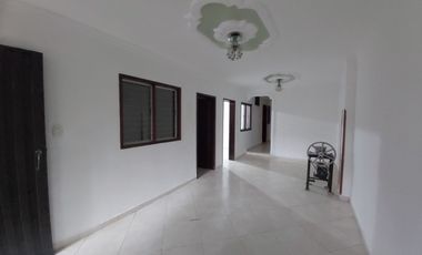 VENTA APTO PRIMER PISO VEHICULAR EN ZAPAMANGA IV