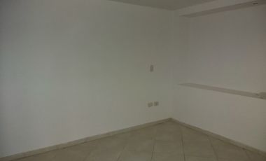 VENTA APTO PRIMER PISO VEHICULAR EN ZAPAMANGA IV