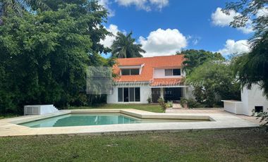 Impressive residence in La Ceiba Gulf Club