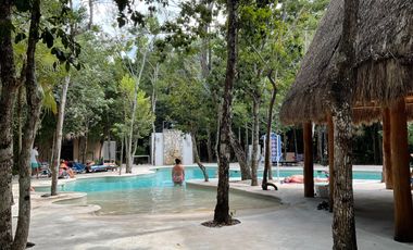 Hermoso Depto.en Residential Alborada de 2 Recamaras , planta bajas en entorno natural, con alberca y estacionamiento
