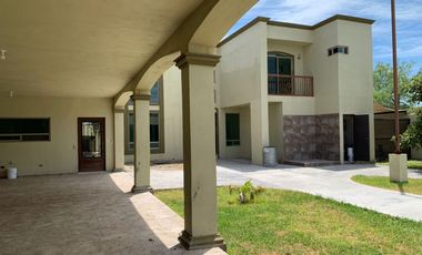 HERMOSA QUINTA NUEVA, CON ALBERCA , PORTAL DEL NORTE, ZUAZUA.