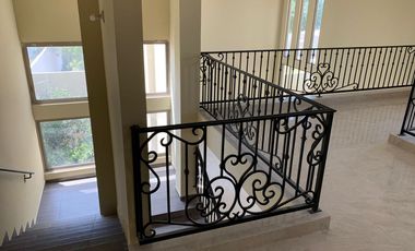 HERMOSA QUINTA NUEVA, CON ALBERCA , PORTAL DEL NORTE, ZUAZUA.