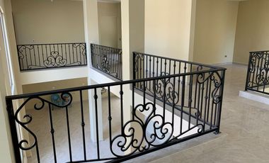 HERMOSA QUINTA NUEVA, CON ALBERCA , PORTAL DEL NORTE, ZUAZUA.