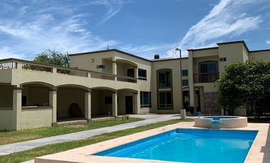 HERMOSA QUINTA NUEVA, CON ALBERCA , PORTAL DEL NORTE, ZUAZUA.