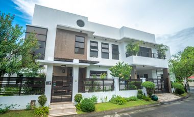 5 Bedroom House and Lot in BF NSHA with Garden BF Homes Parañaque City