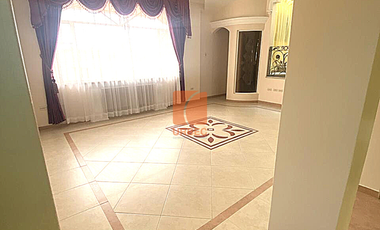 VENTA_AMPLIA CASA DE VENTA EN RIOBAMBA DOS DEPARTAMENTOS Y  UNA SUITE EL SECTOR LOS LAURELES /22URB055