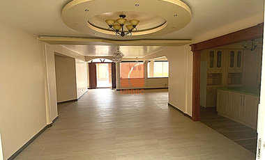 VENTA_AMPLIA CASA DE VENTA EN RIOBAMBA DOS DEPARTAMENTOS Y  UNA SUITE EL SECTOR LOS LAURELES /22URB055