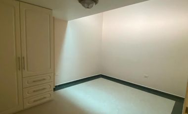 VENTA_AMPLIA CASA DE VENTA EN RIOBAMBA DOS DEPARTAMENTOS Y  UNA SUITE EL SECTOR LOS LAURELES /22URB055