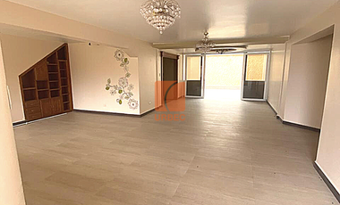 VENTA_AMPLIA CASA DE VENTA EN RIOBAMBA DOS DEPARTAMENTOS Y  UNA SUITE EL SECTOR LOS LAURELES /22URB055