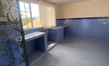 VENTA_AMPLIA CASA DE VENTA EN RIOBAMBA DOS DEPARTAMENTOS Y  UNA SUITE EL SECTOR LOS LAURELES /22URB055