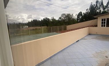 VENTA_AMPLIA CASA DE VENTA EN RIOBAMBA DOS DEPARTAMENTOS Y  UNA SUITE EL SECTOR LOS LAURELES /22URB055