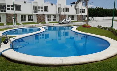 Casa en Venta con alberca en fraccionamiento en Emiliano Zapata al sur de Cuernavaca Morelos