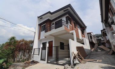 Townhouse with 3 Bedrooms and 1 Car Garage in East Fairview Quezon, City PH2669