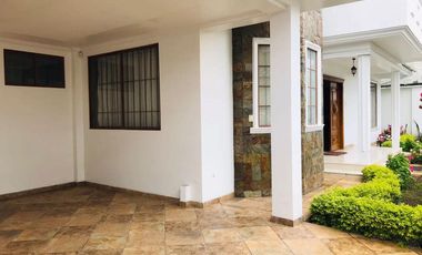 Casa en venta frente al Hipervalle