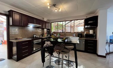 Casa en venta frente al Hipervalle