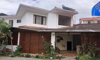 Casa en venta frente al Hipervalle