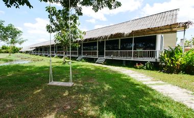 ขายด่วน ///ลดราคาพิเศษ/// คาเฟ่ฟาร์ม พื้นที่ 44ไร่ พร้อม ร้านอาหาร ร้านกาแฟ สนามฟุตบอล รีสอร์ท 10ห้อง โรงเรือน  3หลัง ดอนตูม นครปฐม