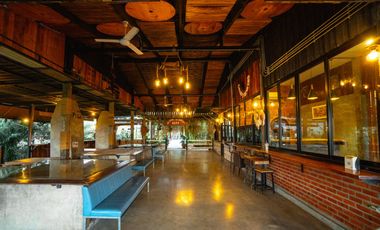 ขายด่วน ///ลดราคาพิเศษ/// คาเฟ่ฟาร์ม พื้นที่ 44ไร่ พร้อม ร้านอาหาร ร้านกาแฟ สนามฟุตบอล รีสอร์ท 10ห้อง โรงเรือน  3หลัง ดอนตูม นครปฐม