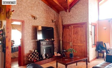 🏠Se vende hermosa casa en parcela, en sector Alhue.🏠