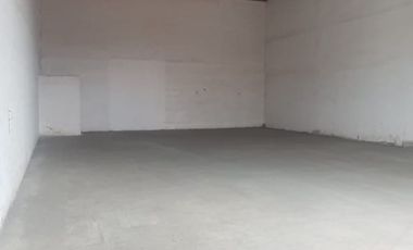 En alquiler estratégica bodega en complejo km 7.5 vía Daule