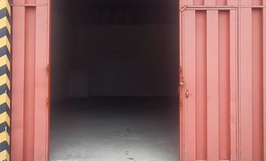 En alquiler estratégica bodega en complejo km 7.5 vía Daule