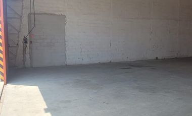 En alquiler estratégica bodega en complejo km 7.5 vía Daule