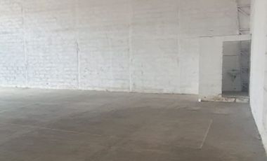 En alquiler estratégica bodega en complejo km 7.5 vía Daule