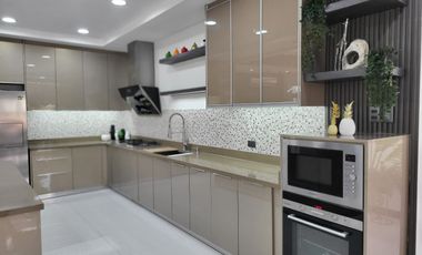 ULTRA Modern  & Cozy House in South FOrbes with panoramic view of Laguna De Bay and Mt. makiling 36M super Nego