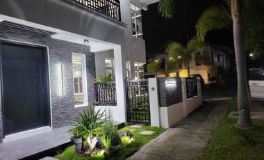 ULTRA Modern  & Cozy House in South FOrbes with panoramic view of Laguna De Bay and Mt. makiling 36M super Nego